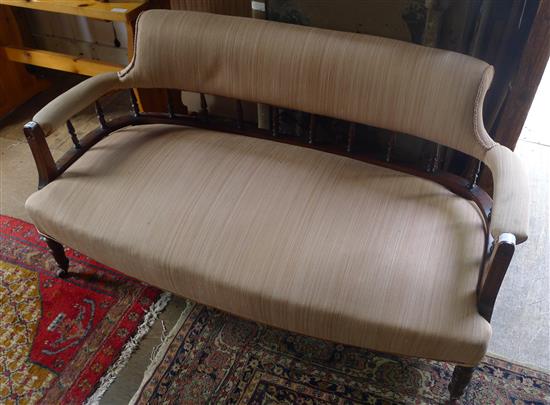 Late Victorian sofa(-)